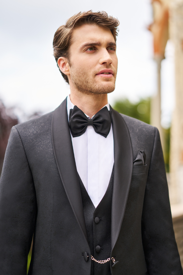 Wedding suits 2025: trends and collections for the upcoming season