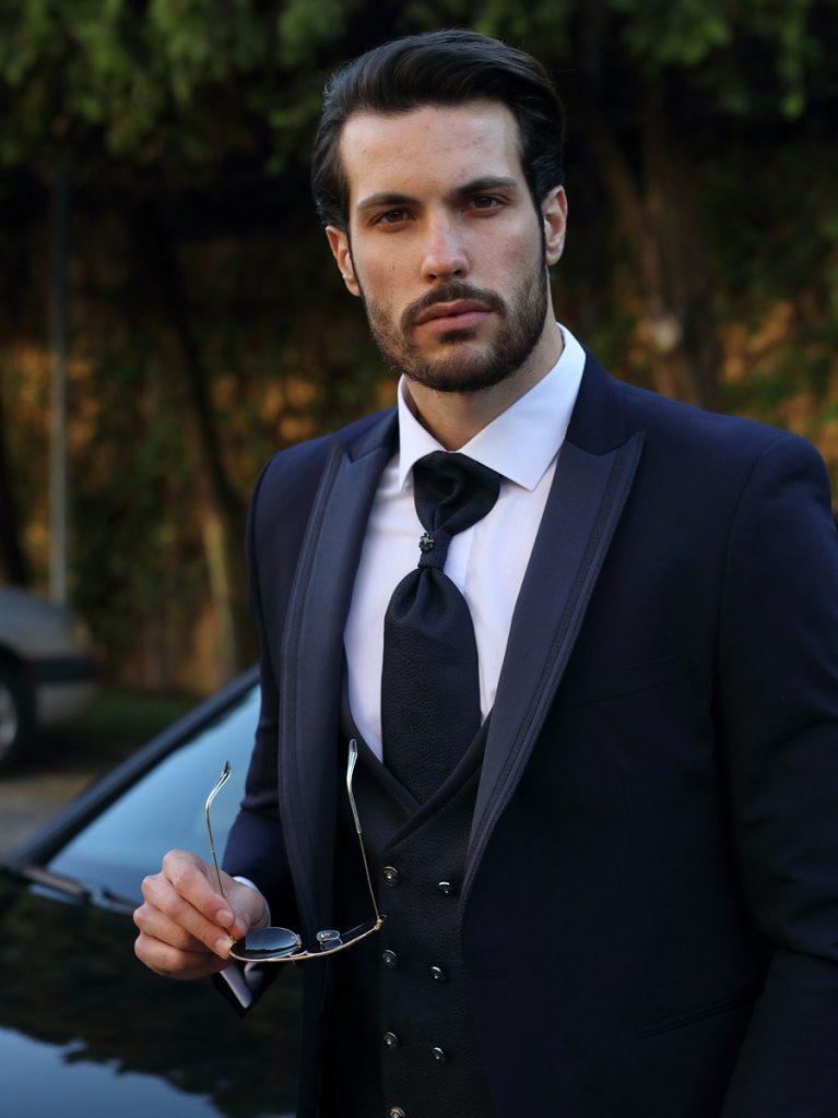 Men’s split suits: basic rules for a unique combination
