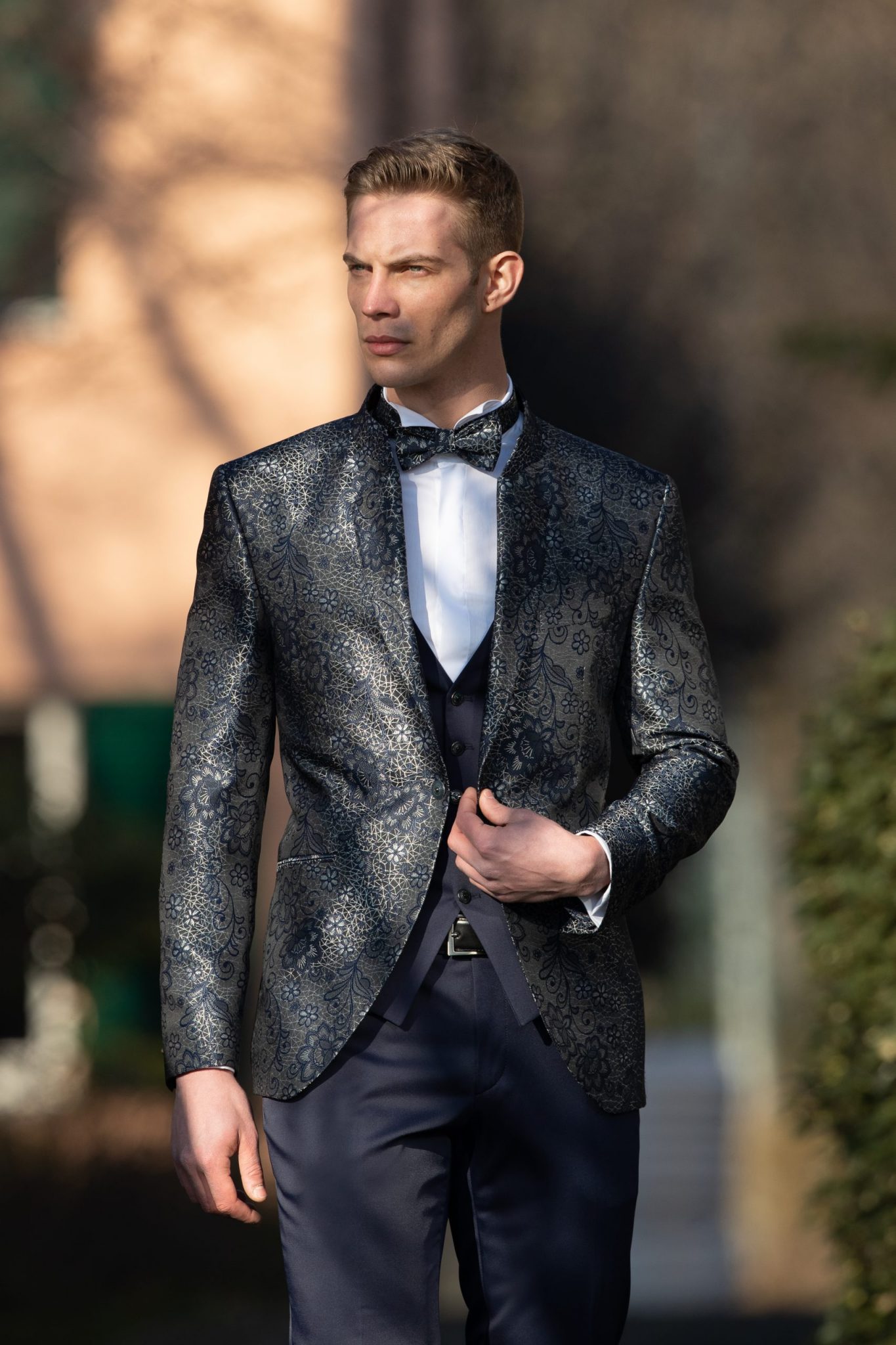 How to dress at a men’s wedding