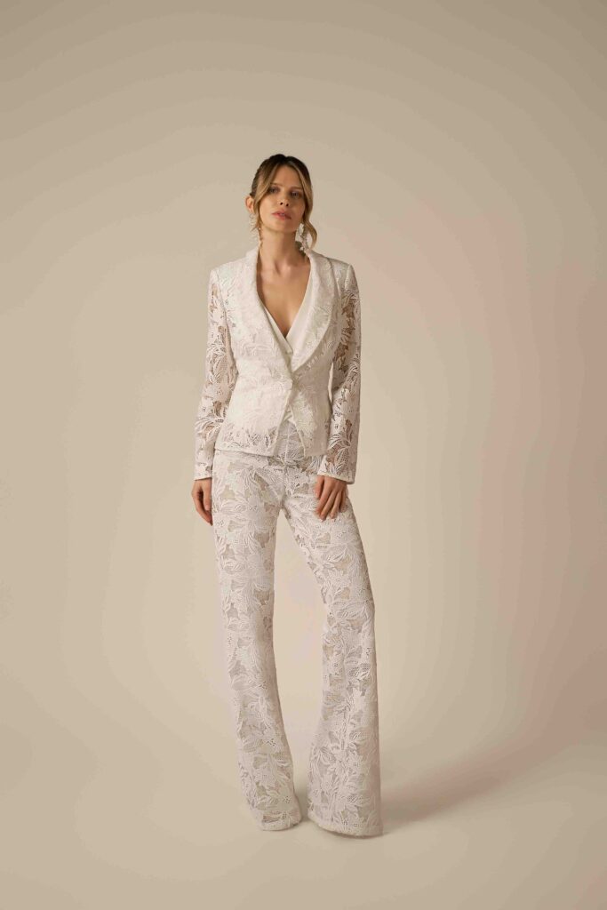 Secondo abito da sposa: tailleur e completo con pantaloni

