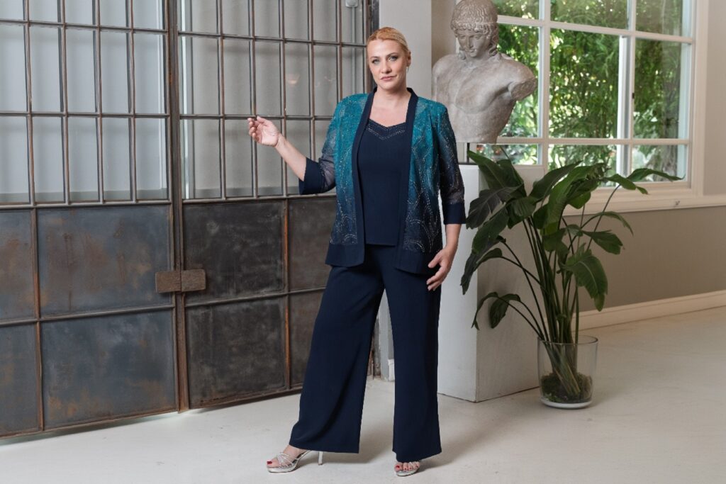 Abiti da cerimonia con pantaloni- guida per signora e silhouette curvy